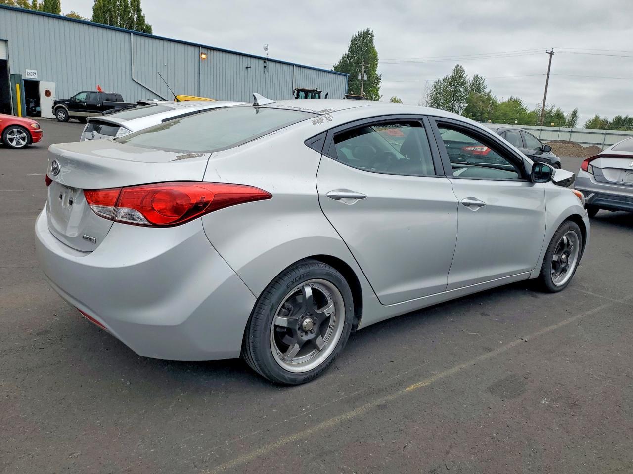 2012 Hyundai Elantra Limited - Фото 3