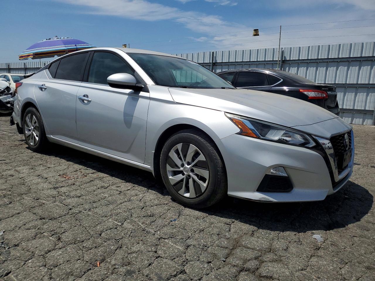 2019 Nissan Altima S - Image 4