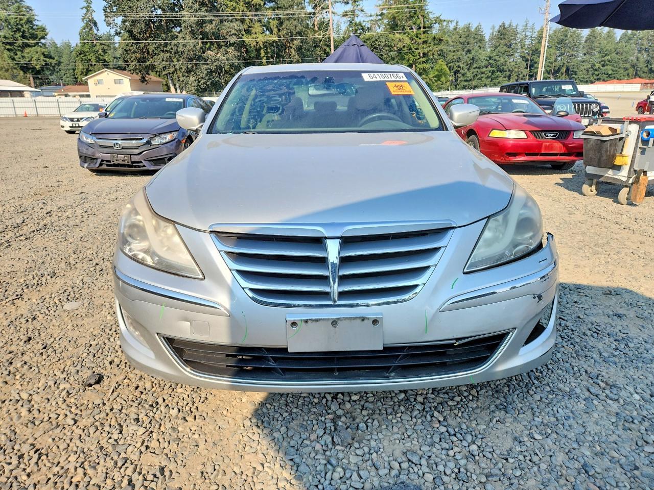2012 Hyundai Genesis 3.8L - Фото 5