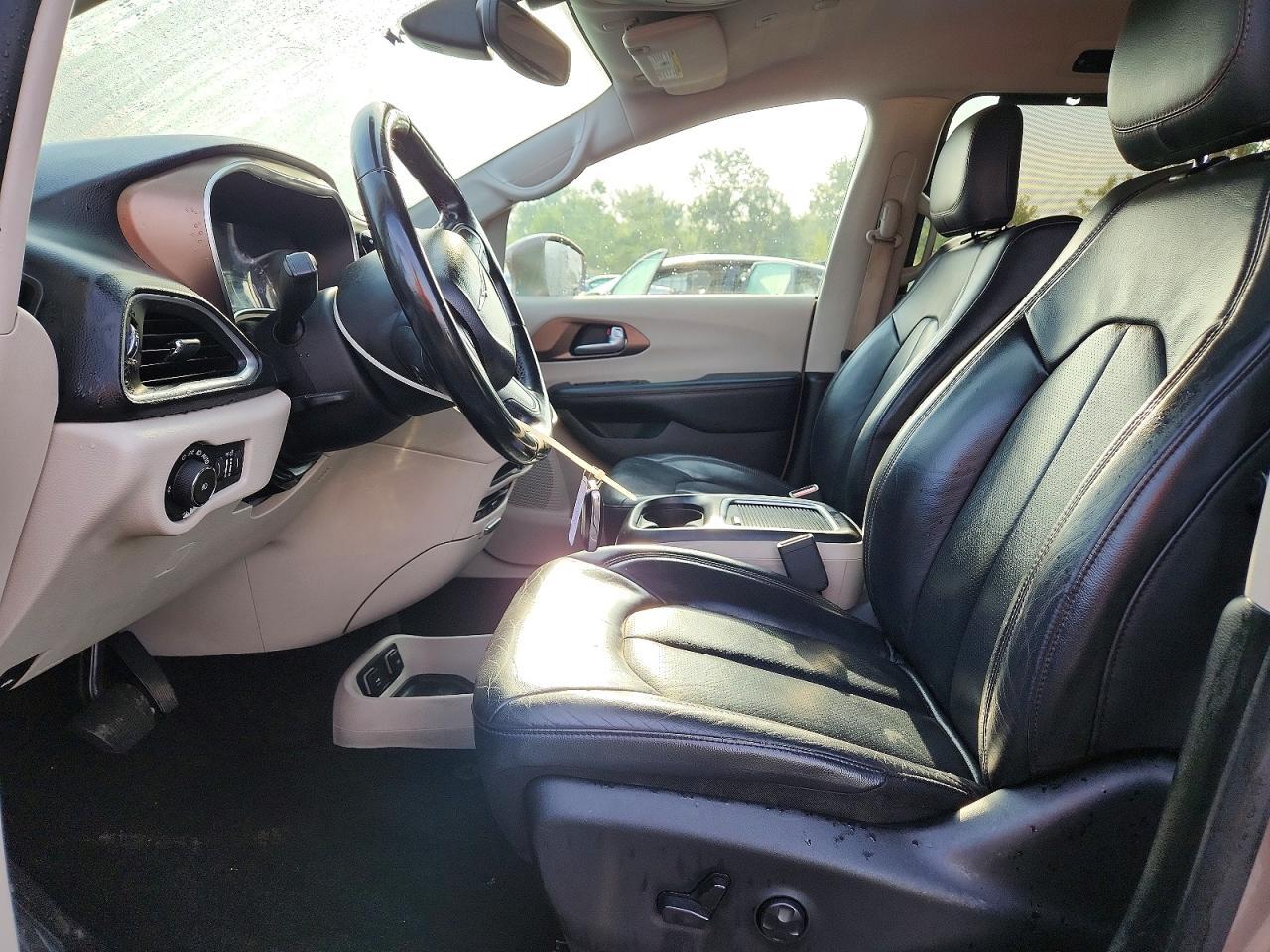 2018 Chrysler Pacifica Touring L Plus - Фото 7