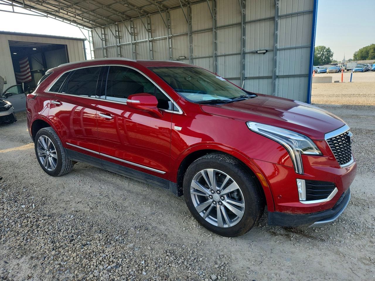 2024 Cadillac Xt5 Platinum Premium Luxury - Image 4