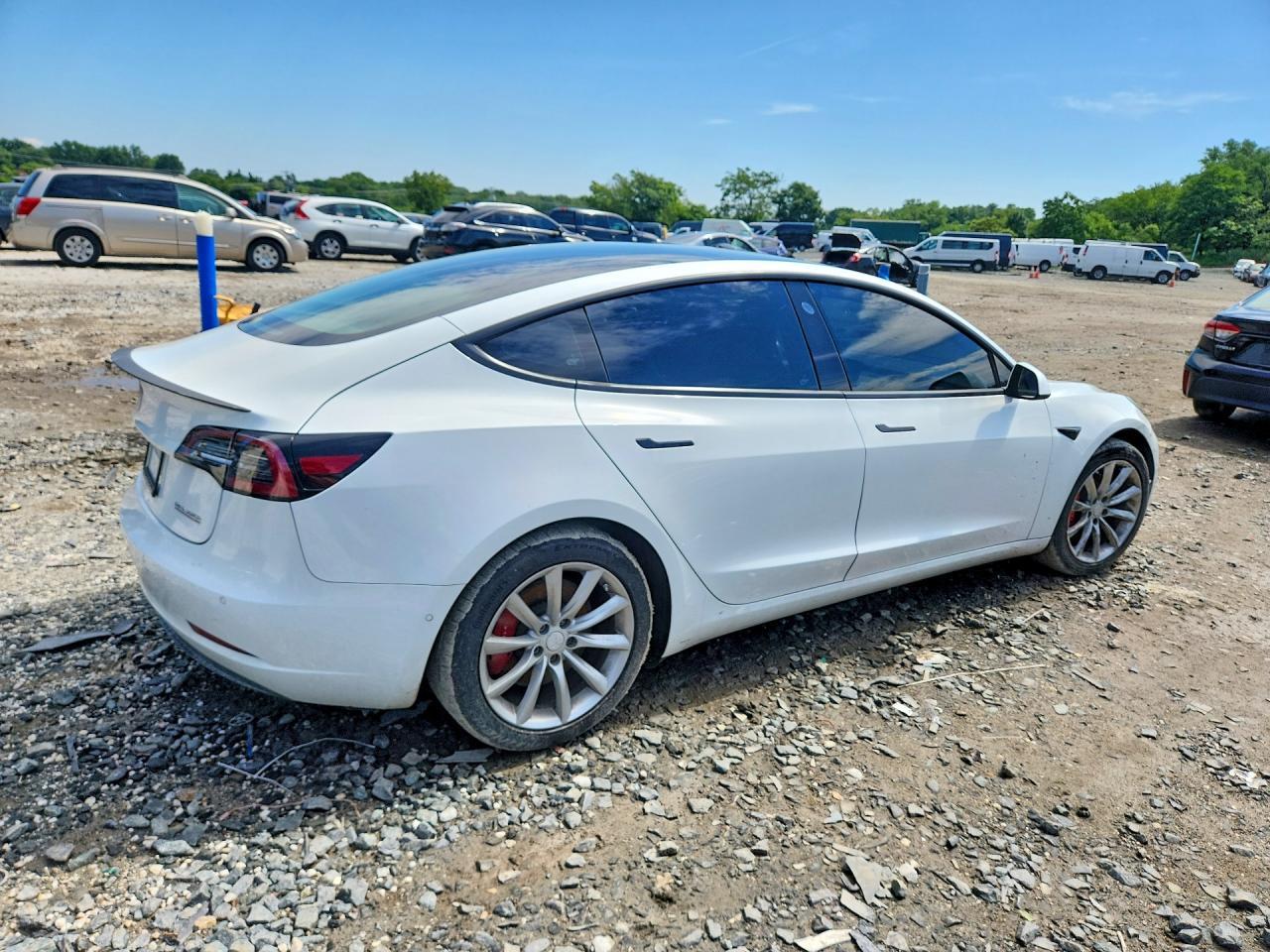 2018 Tesla Model 3 - Фото 3