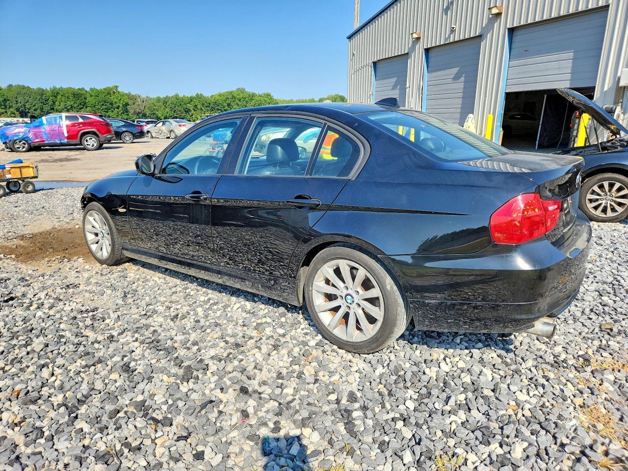 2011 BMW 328 I - Image 2