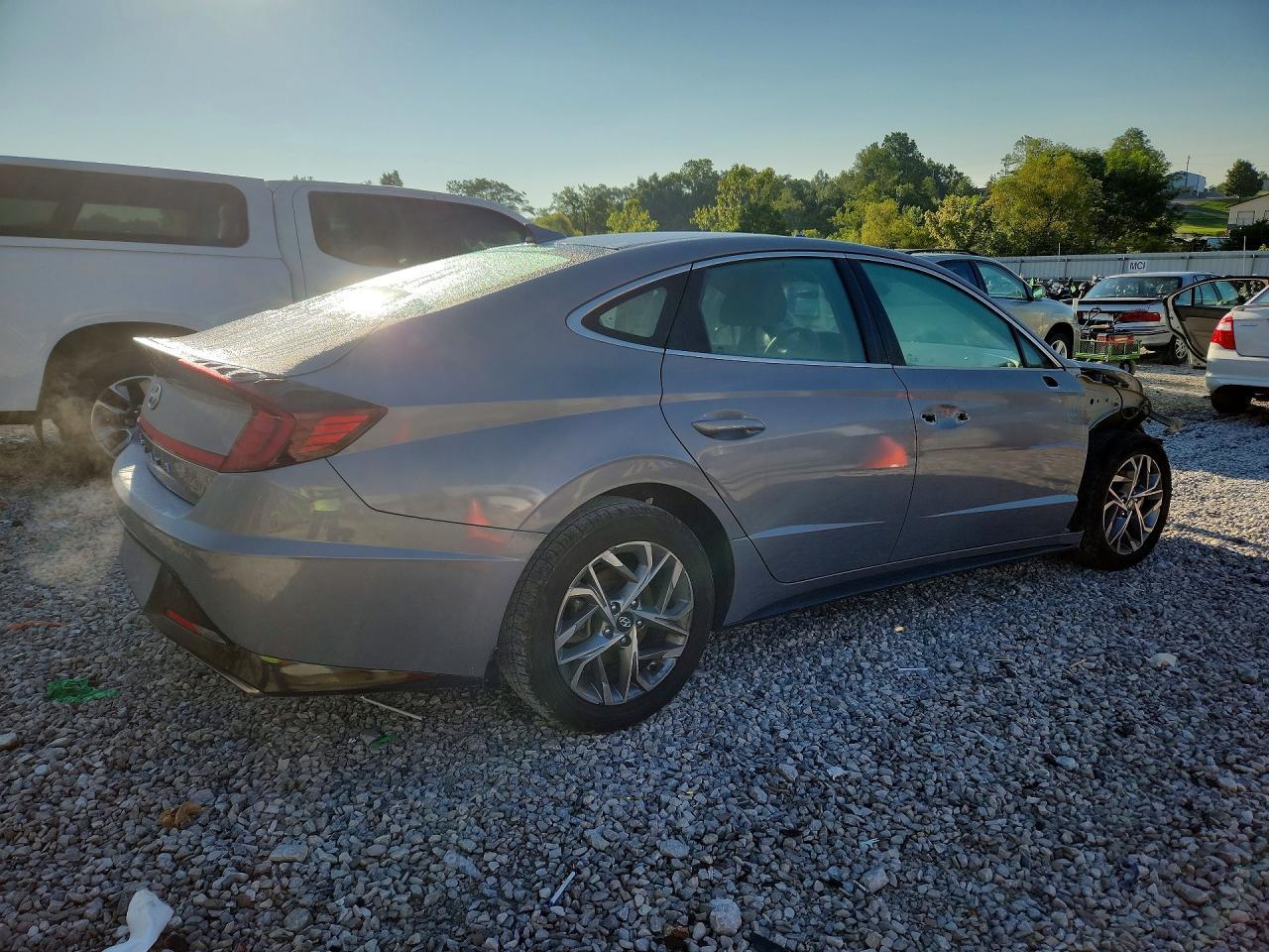 2020 Hyundai Sonata Sel - Image 3