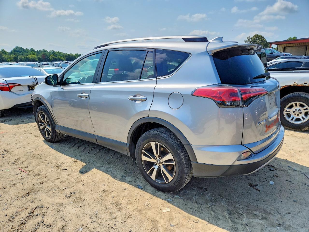 2017 Toyota Rav4 Xle - Image 2