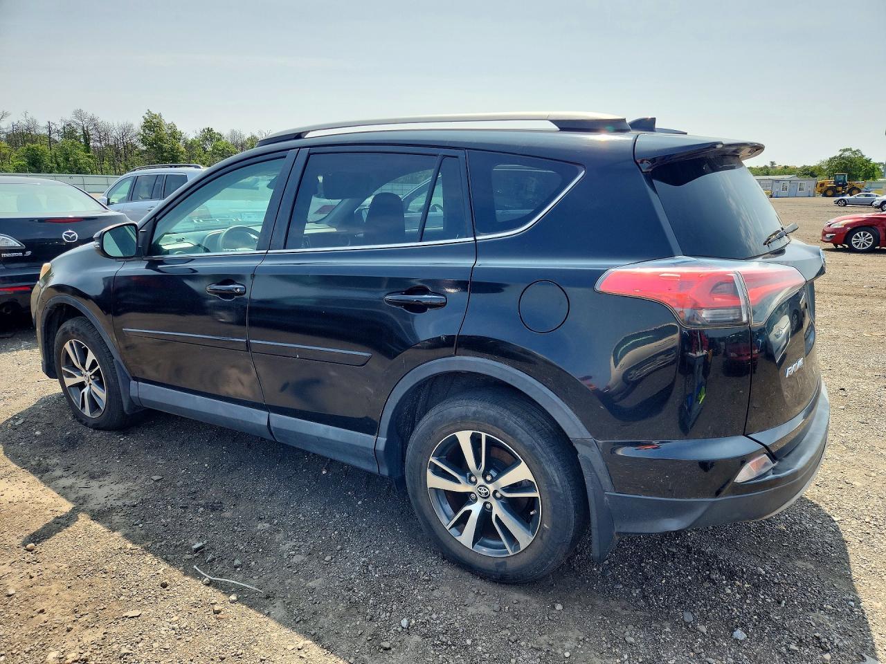 2017 Toyota Rav4 Xle - Image 2