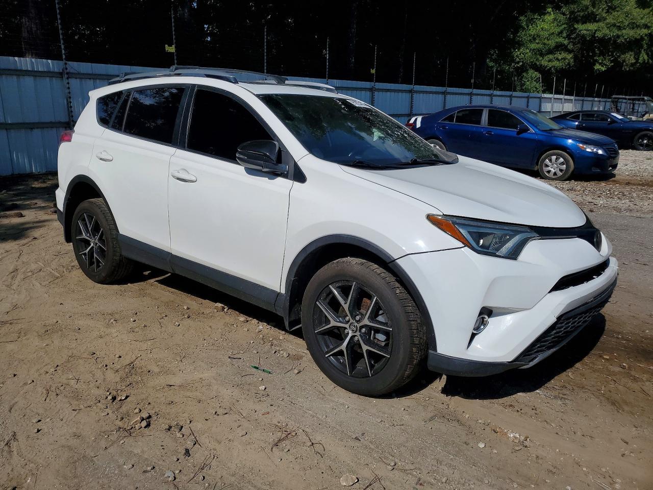 2017 Toyota Rav4 Se - Фото 4