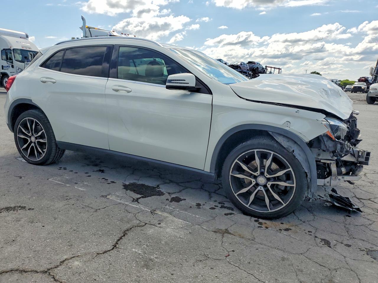 2015 Mercedes-Benz Gla 250 - Фото 4
