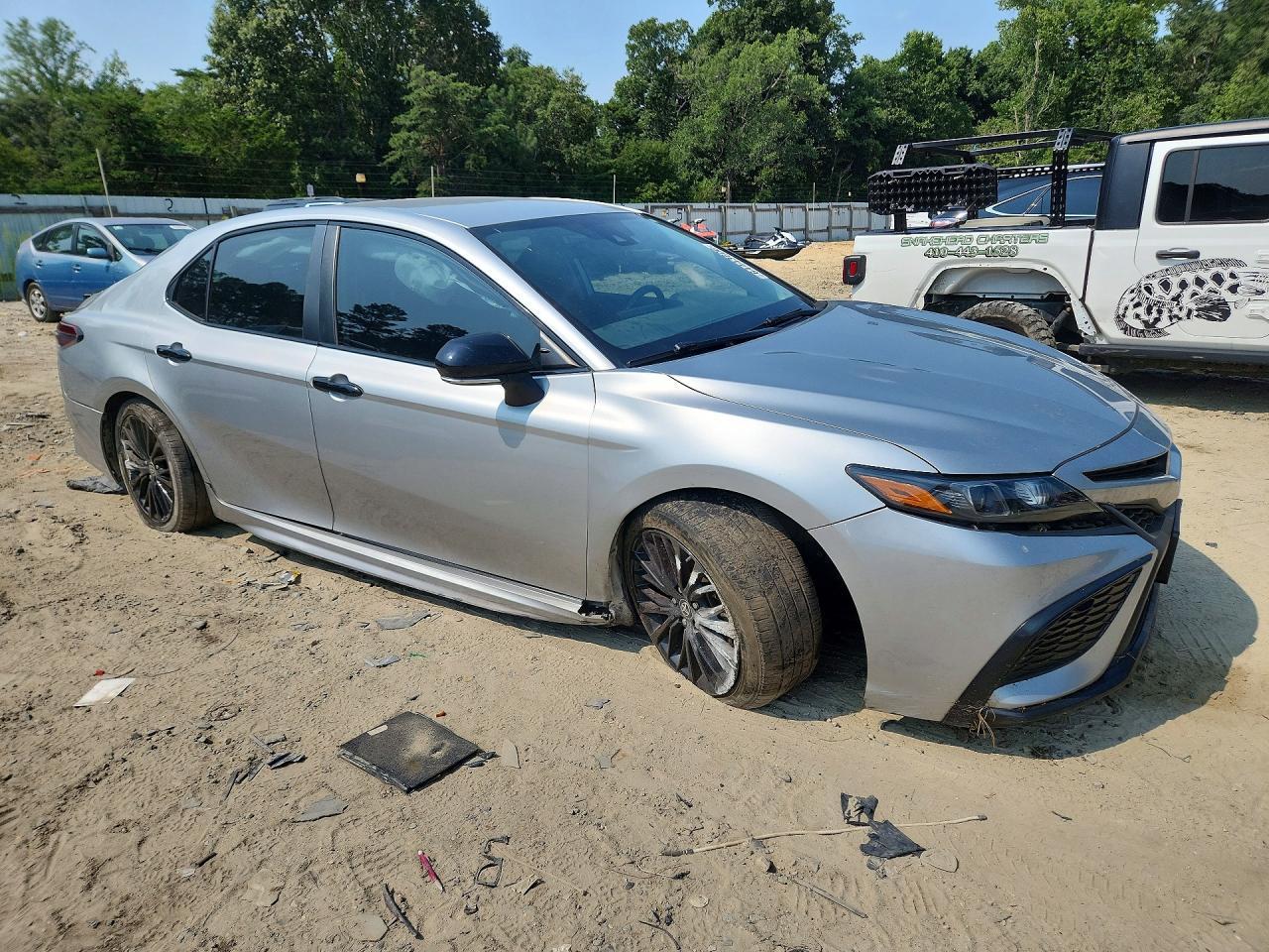 2022 Toyota Camry Hybrid Se Nightshade - Image 4