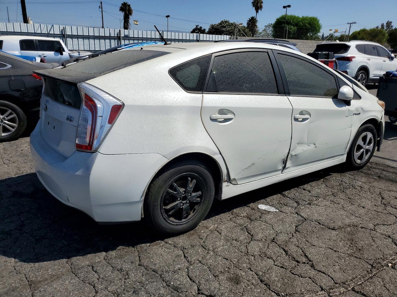 2015 Toyota Prius Two - Image 3