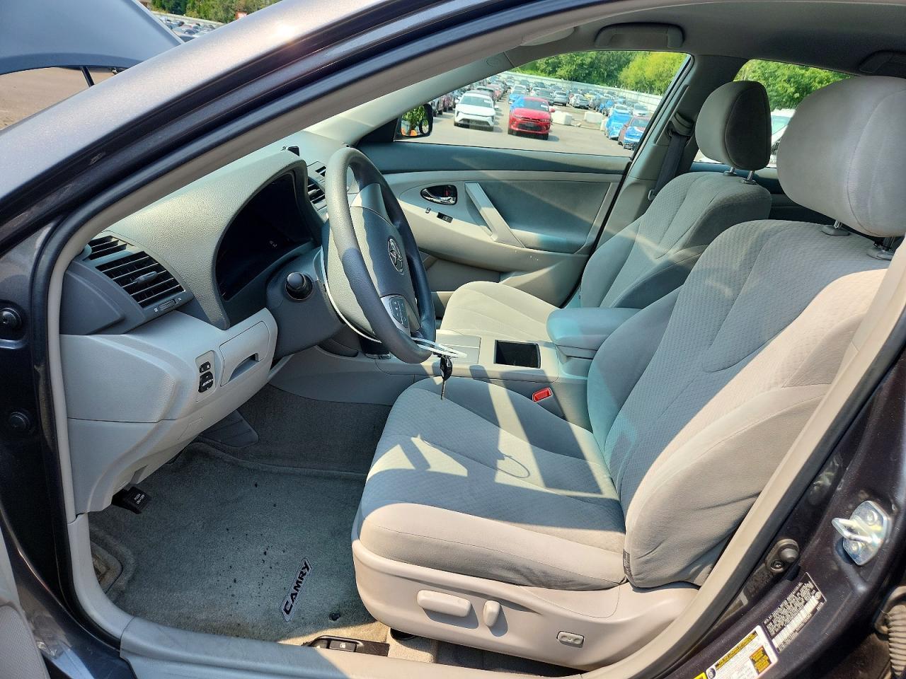 2009 Toyota Camry Le - Image 7