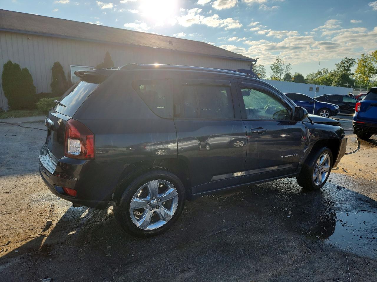 2014 Jeep Compass Latitude - Image 3