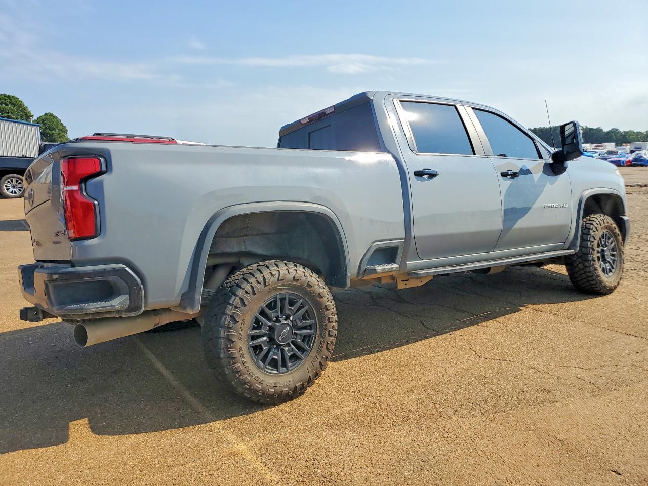 2024 Chevrolet Silverado K2500 Zr2 - Фото 3