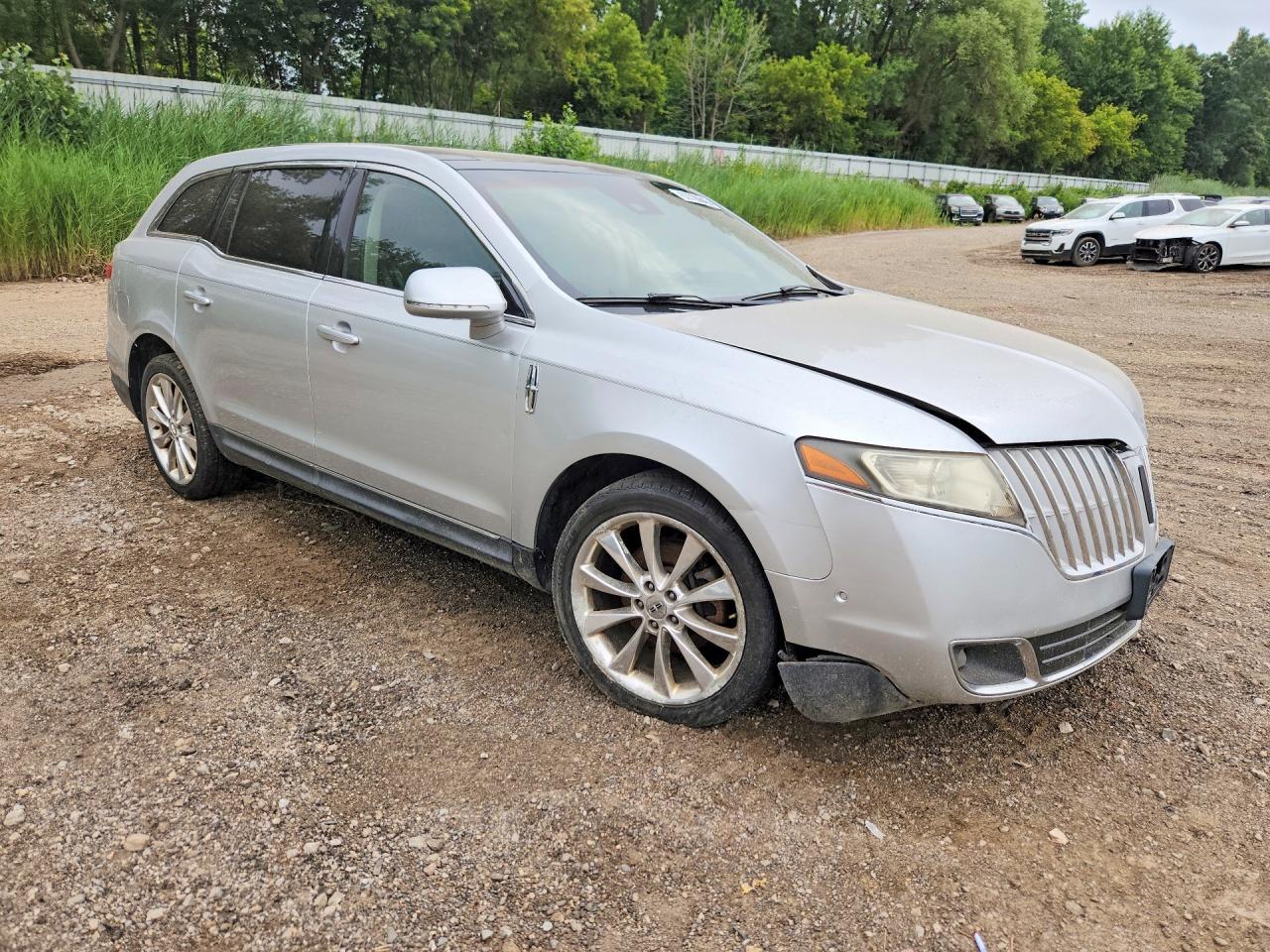 2012 Lincoln Mkt - Image 4