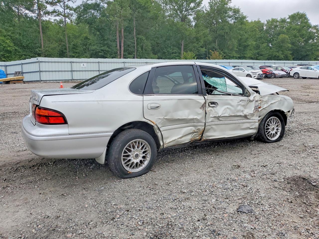 1999 Toyota Avalon Xls - Image 3