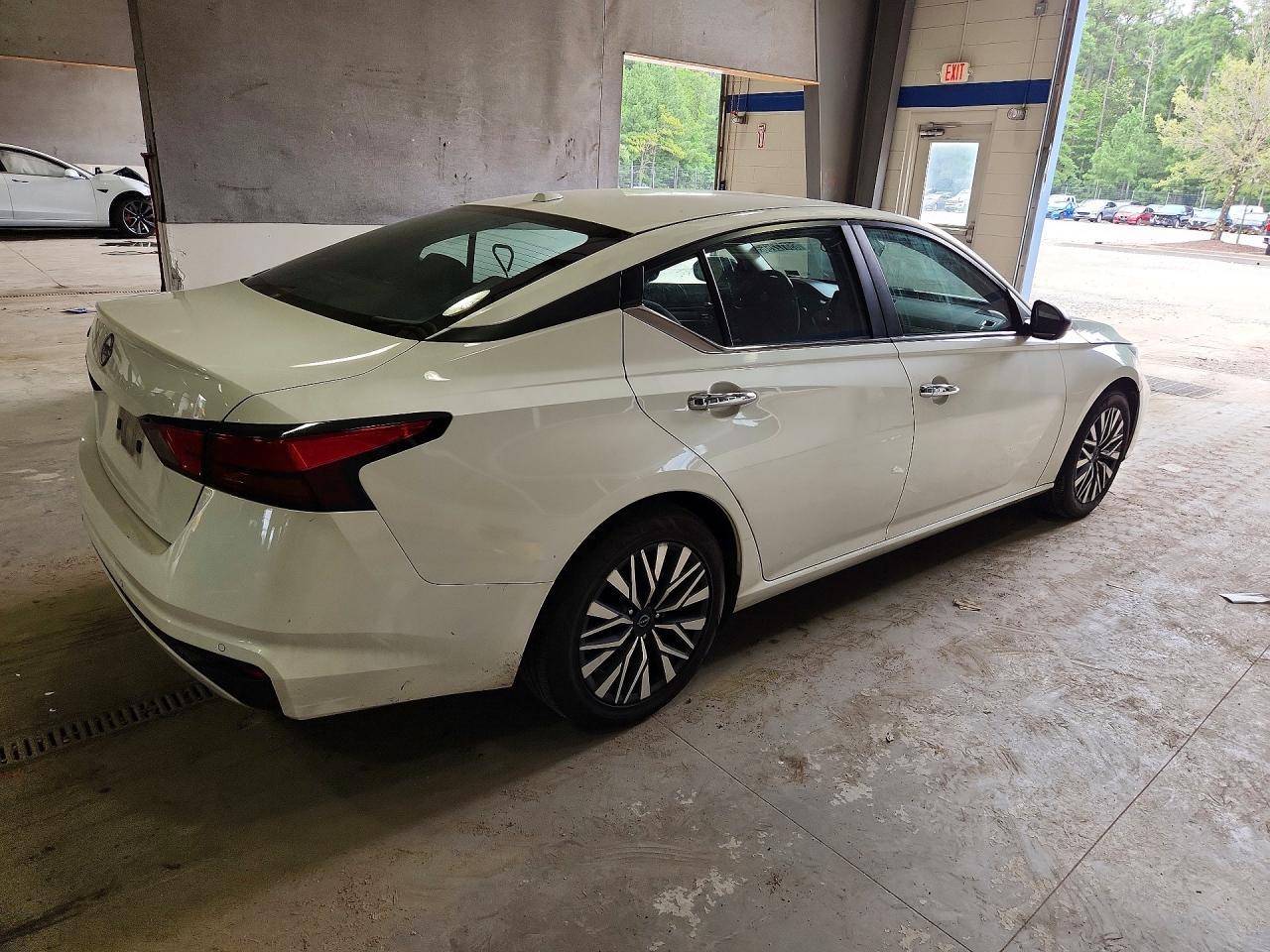 2025 Nissan Altima Sv - Image 3