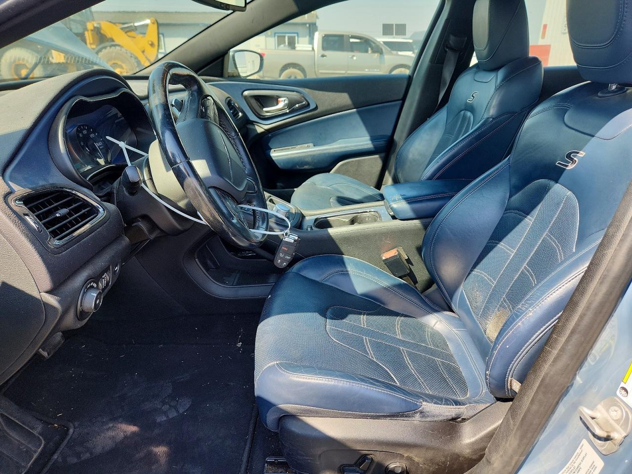 2015 Chrysler 200 S - Image 7