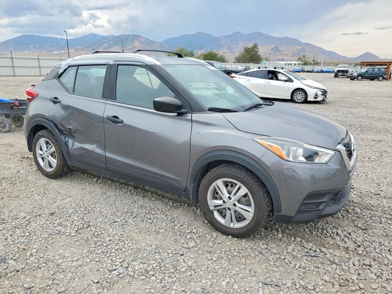 2019 Nissan Kicks S - Image 4