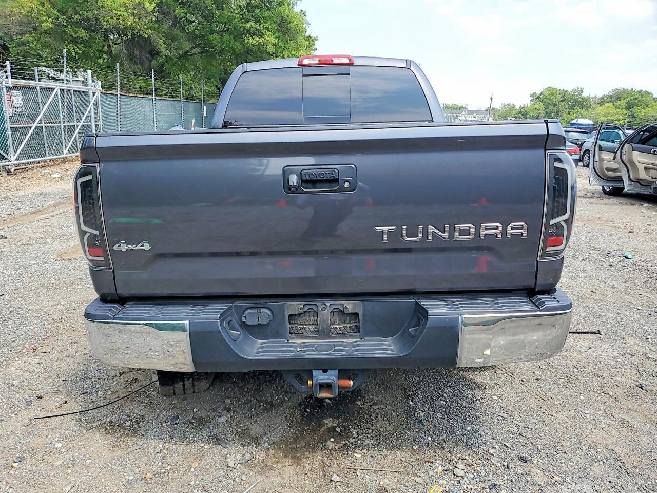 2015 Toyota Tundra Sr5 - Image 6