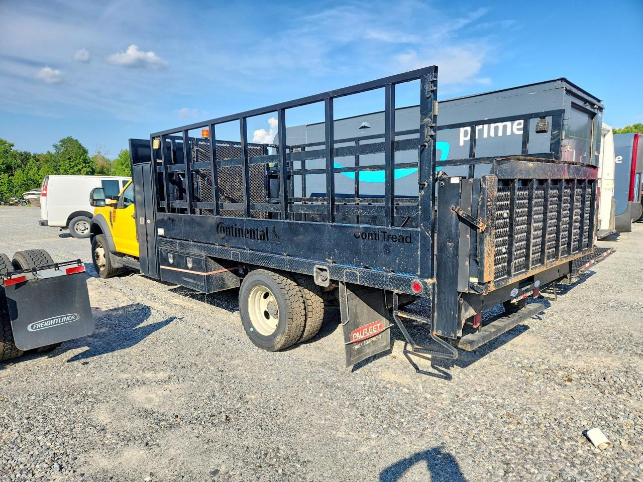 2017 Ford F550 Super Duty - Image 2