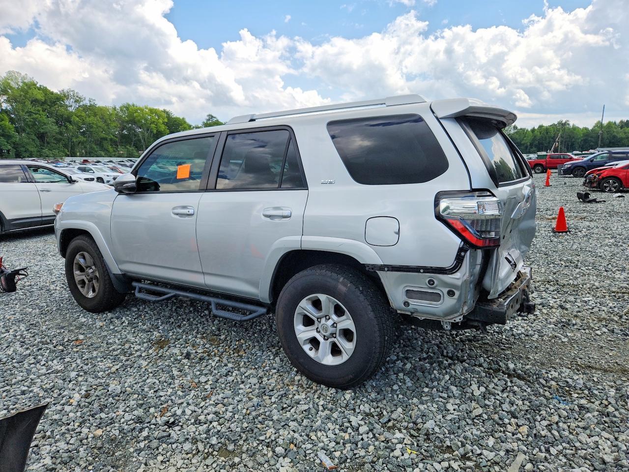 2017 Toyota 4Runner Sr5 Premium - Image 2