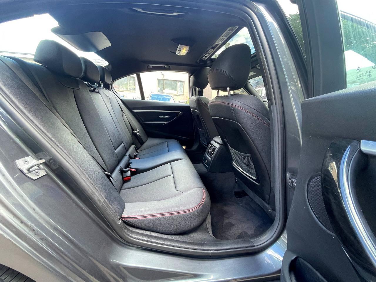 2018 BMW 330 Xi - Image 6