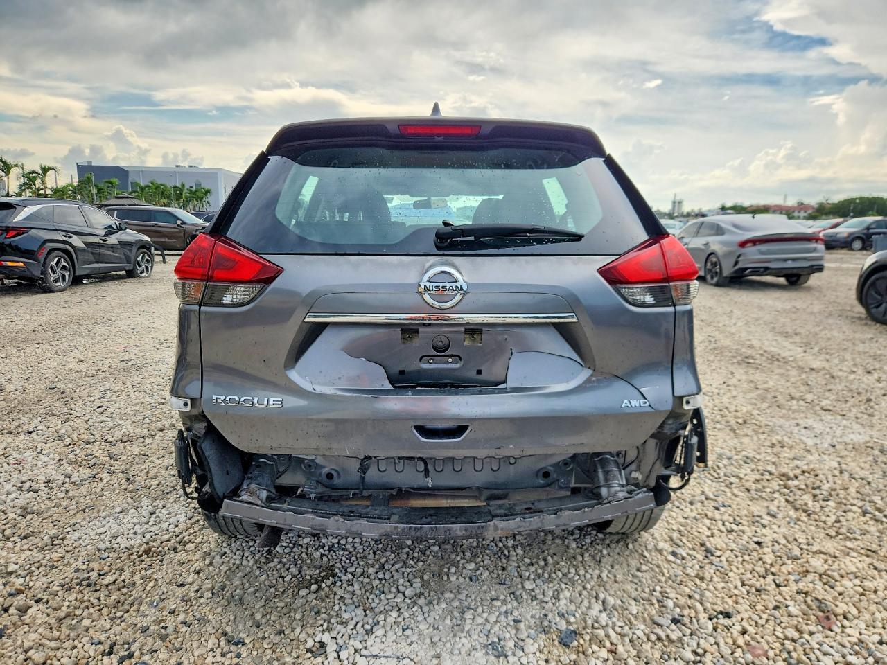 2018 Nissan Rogue S - Фото 6