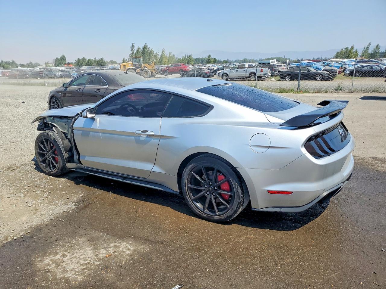 2018 Ford Mustang Base - Фото 2