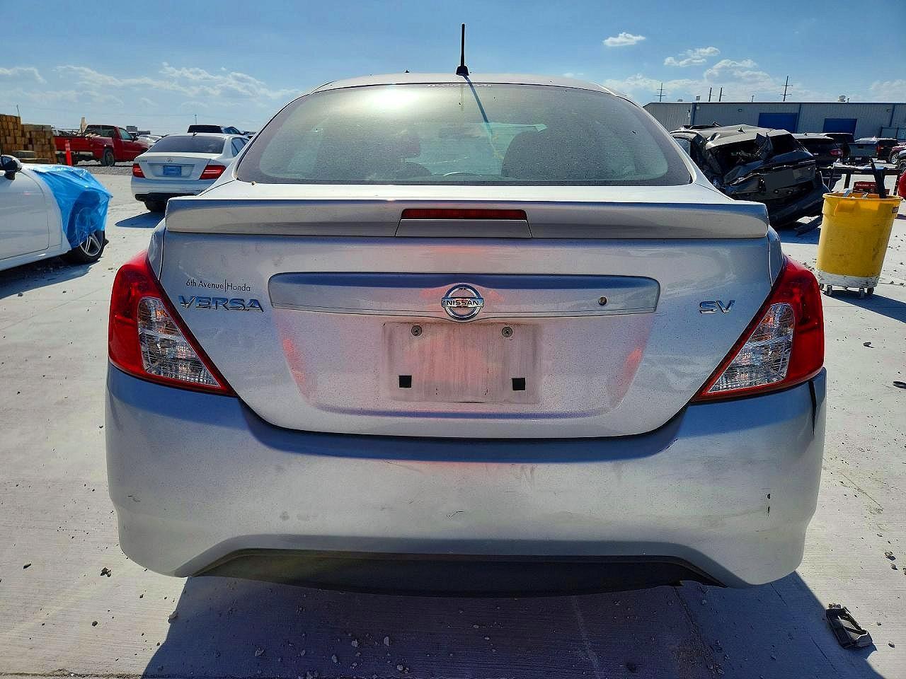2018 Nissan Versa Sv - Image 6