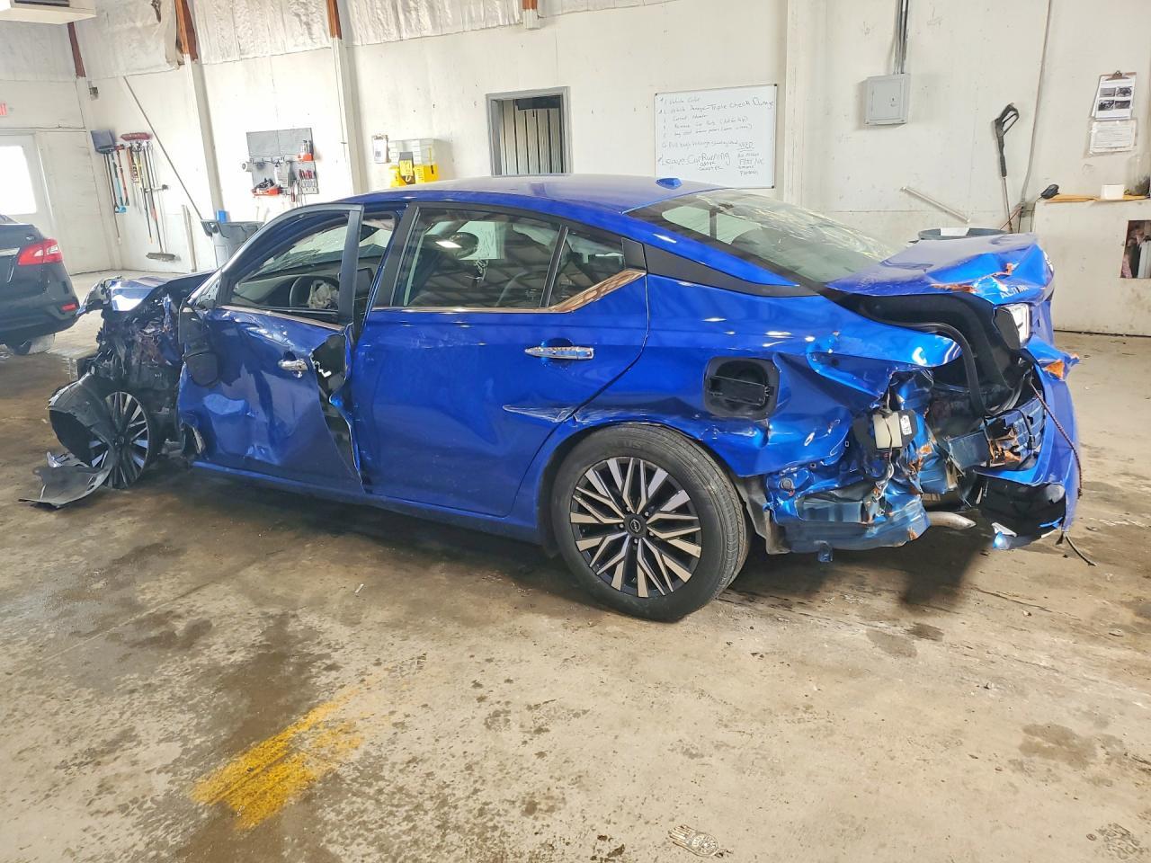 2025 Nissan Altima 2.5 Sv - Image 2