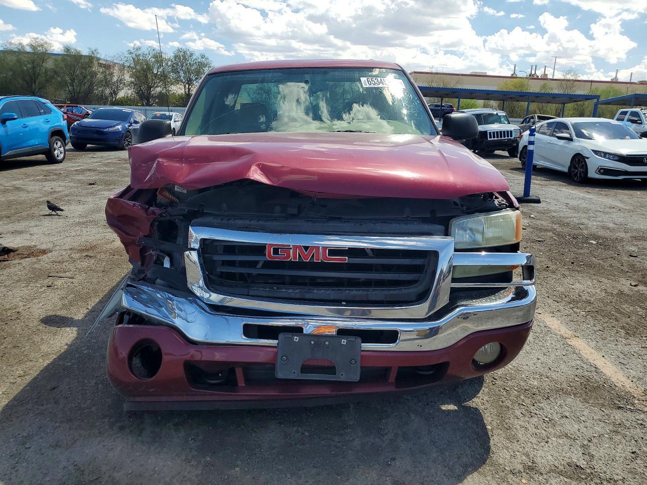 2005 GMC New Sierra C1500 - Image 5