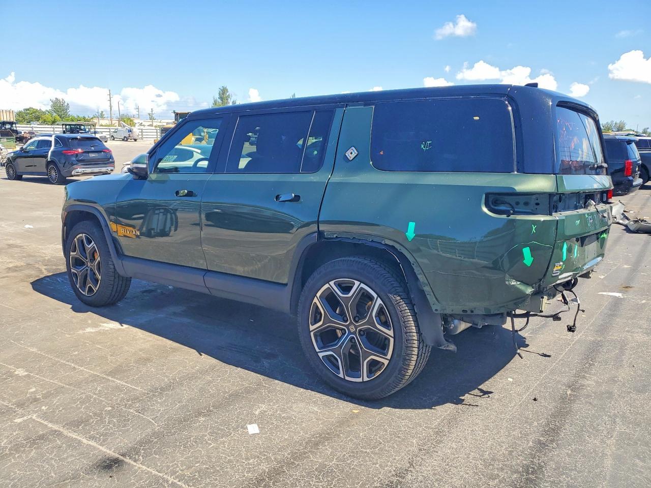 2024 Rivian R1S Adventure - Фото 2