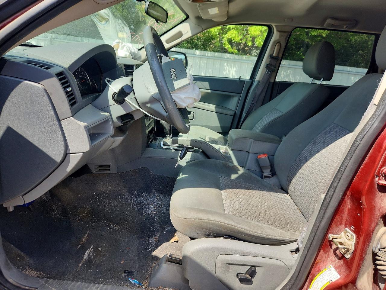 2007 Jeep Grand Cherokee Laredo - Image 7