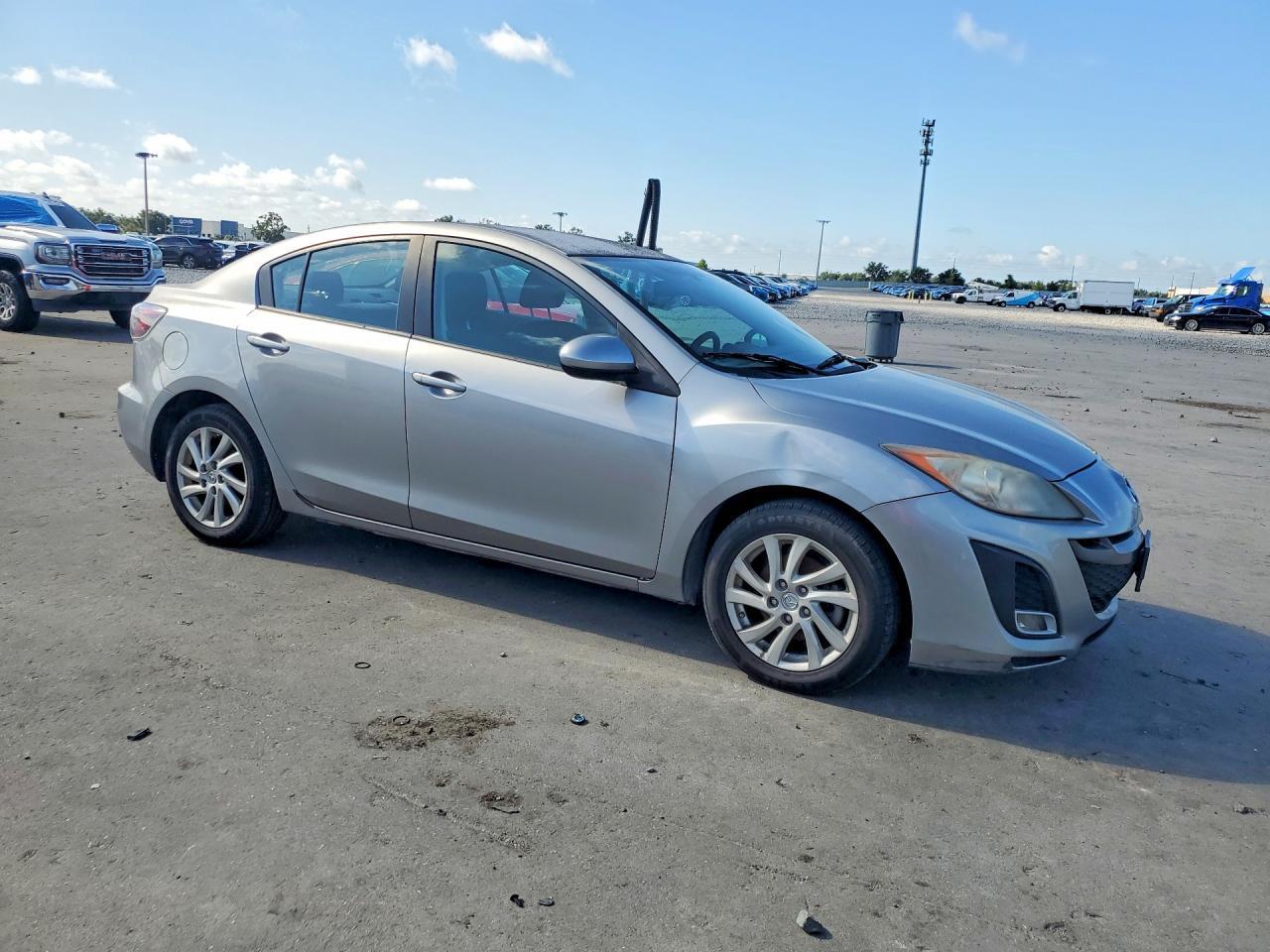 2012 Mazda 3 I - Image 4