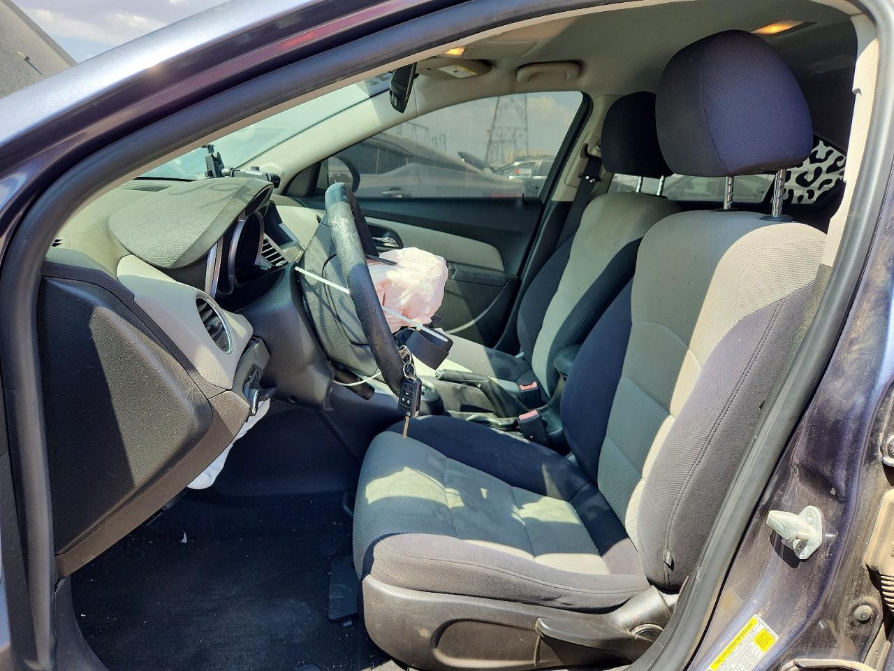 2013 Chevrolet Cruze Ls - Image 7