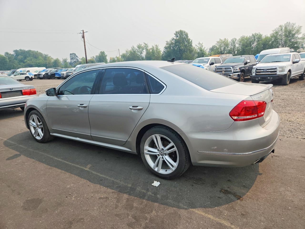 2014 Volkswagen Passat Sel - Image 2