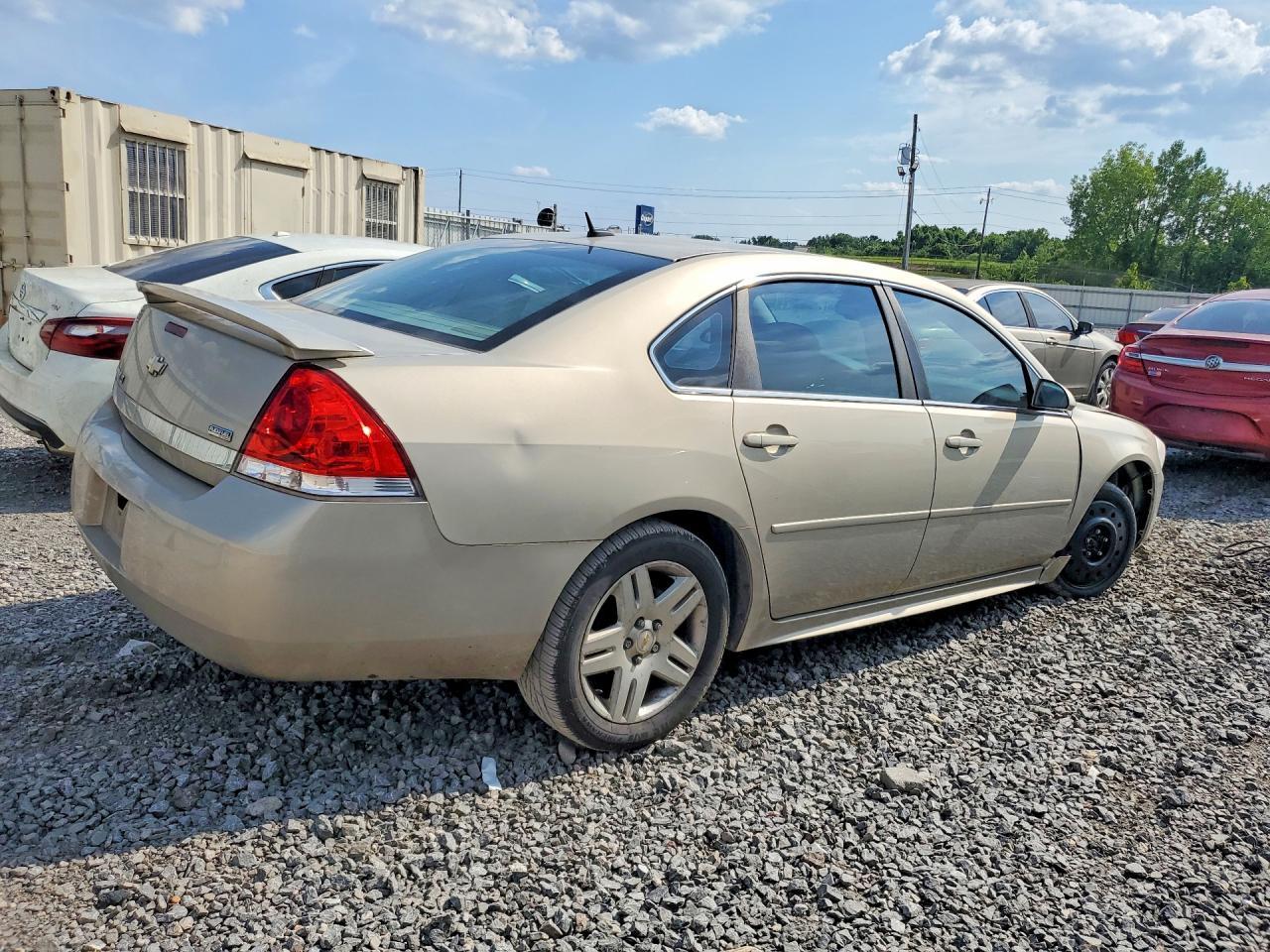 2011 Chevrolet Impala Lt - Image 3