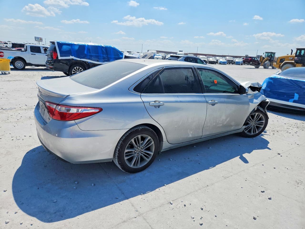 2015 Toyota Camry Se - Фото 3