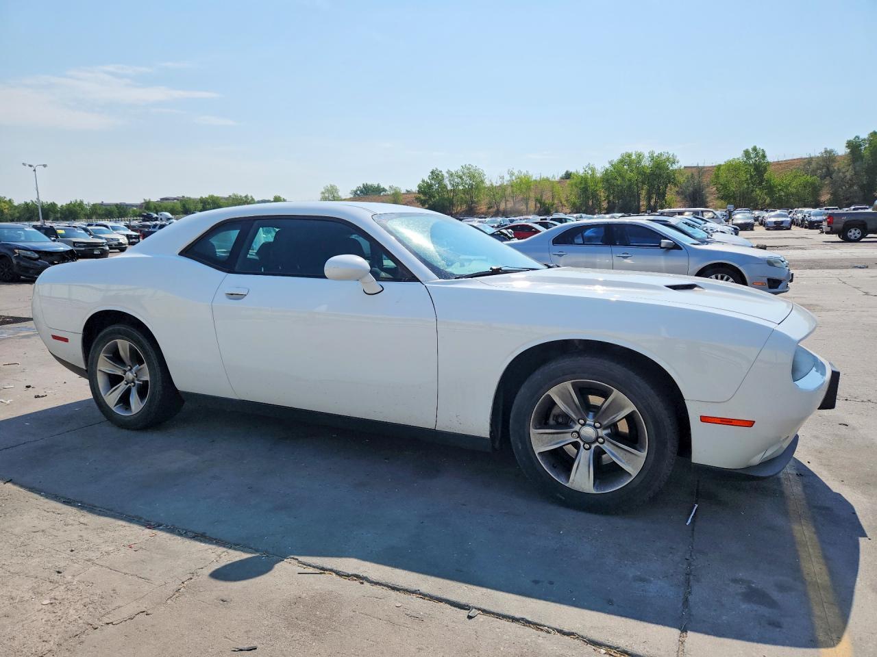 2017 Dodge Challenger Sxt - Image 4