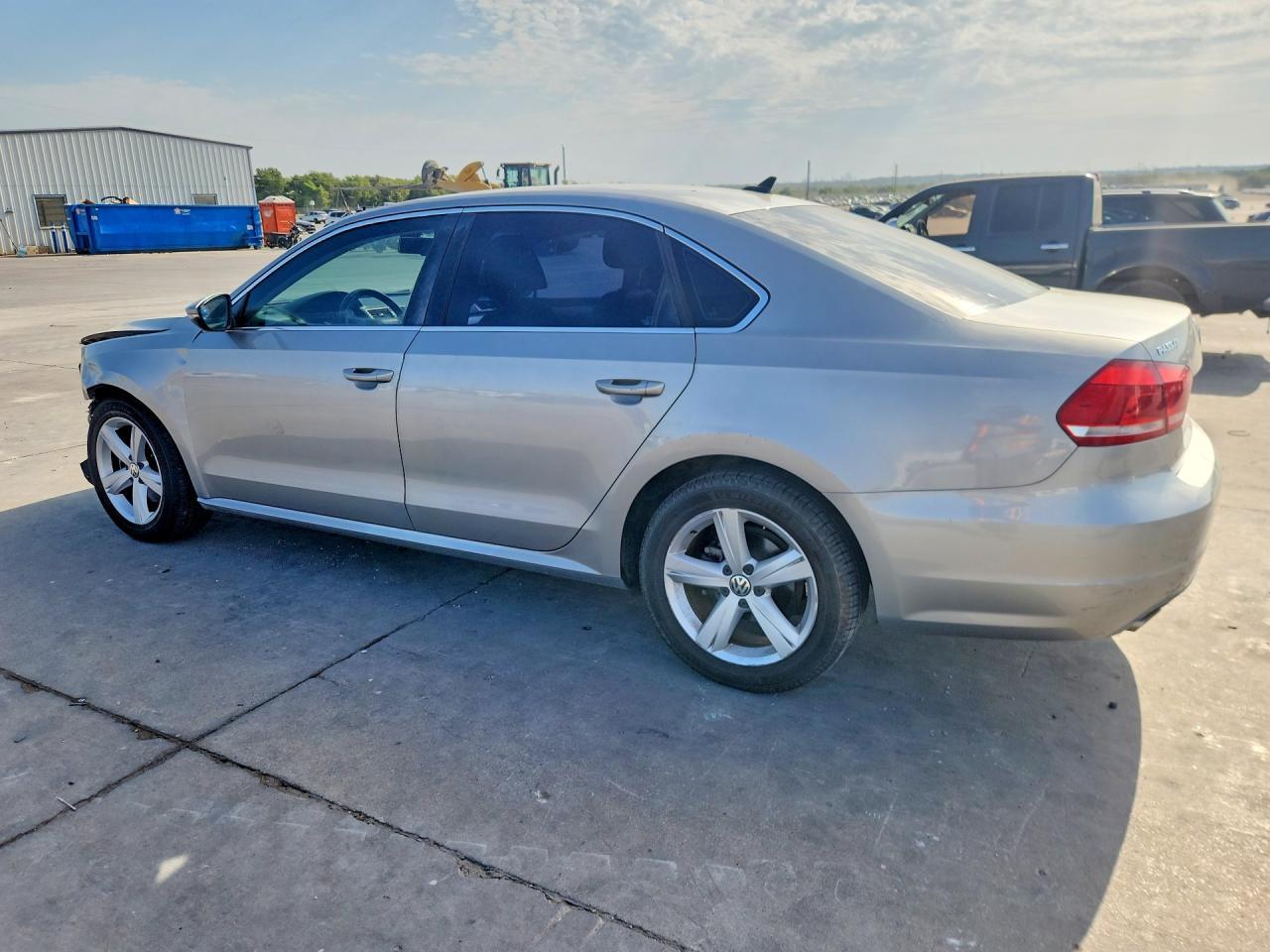 2012 Volkswagen Passat Se - Image 2