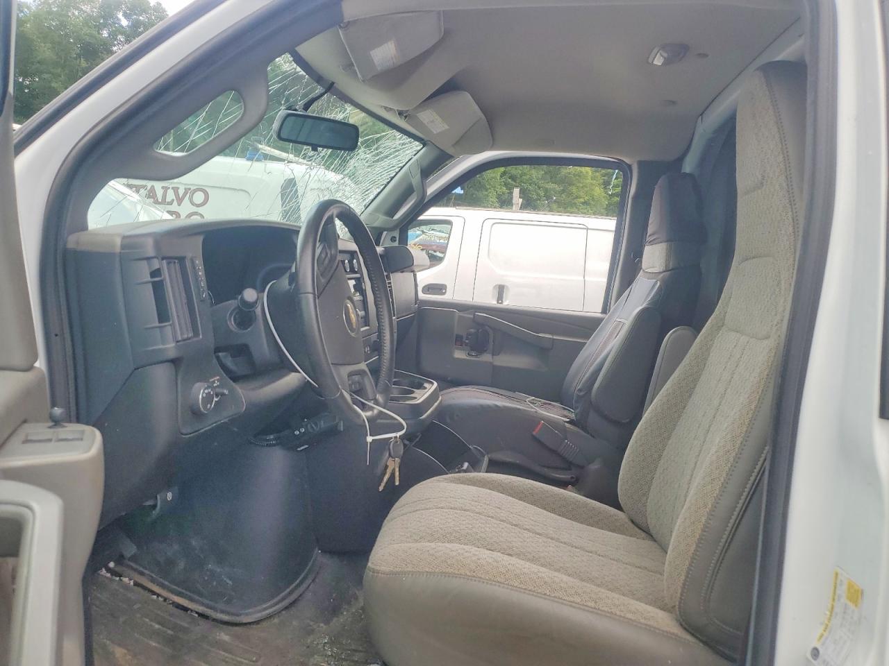 2023 Chevrolet Express G3500 - Фото 7