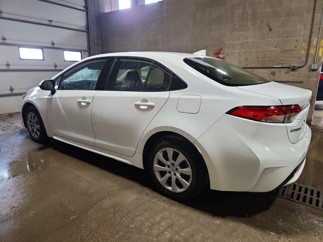 2022 Toyota Corolla Le - Image 2