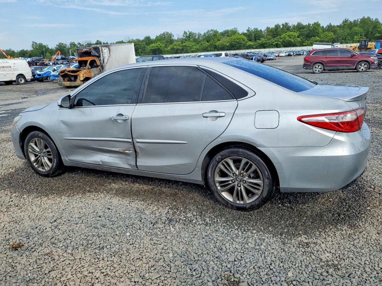 2017 Toyota Camry Se - Image 2