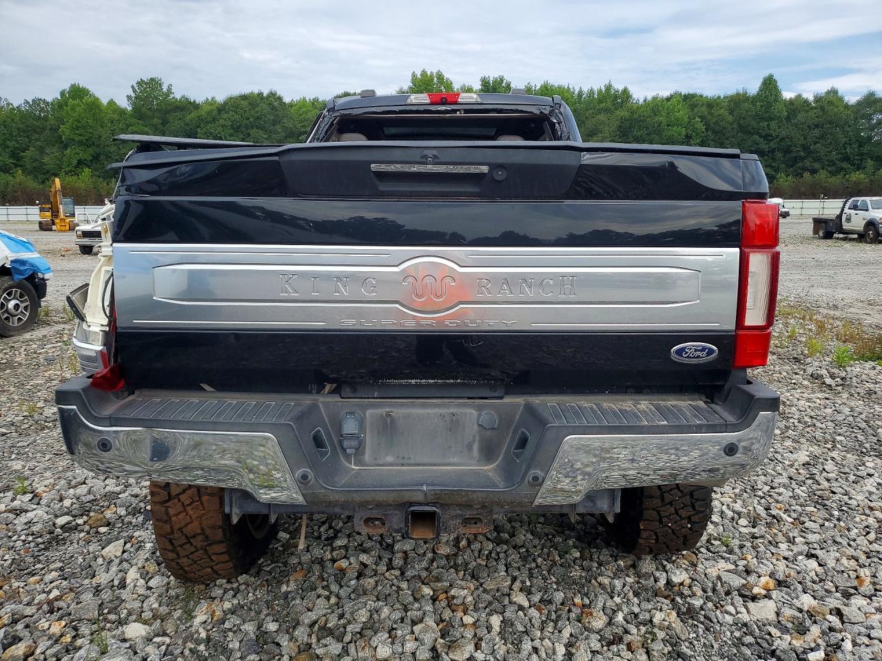 2022 Ford F250 Super Duty - Image 6