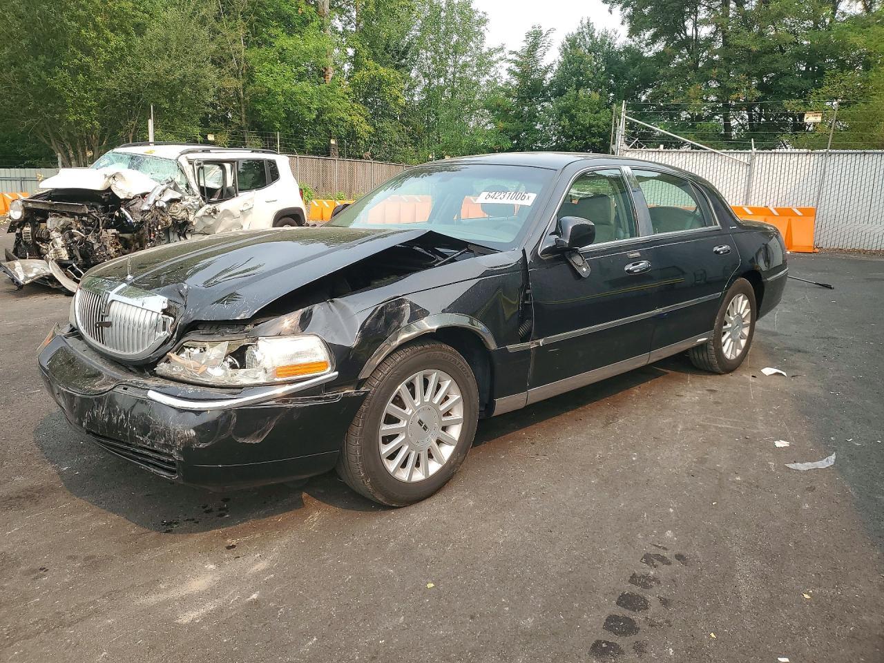 2003 Lincoln Town Car Executive