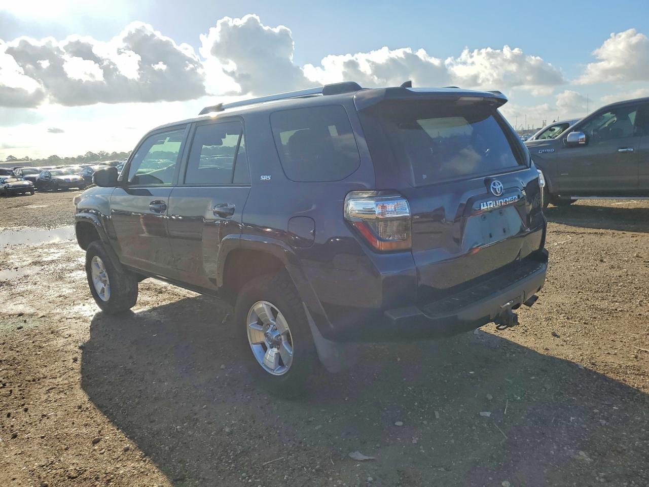 2019 Toyota 4Runner Sr5 Premium - Image 2