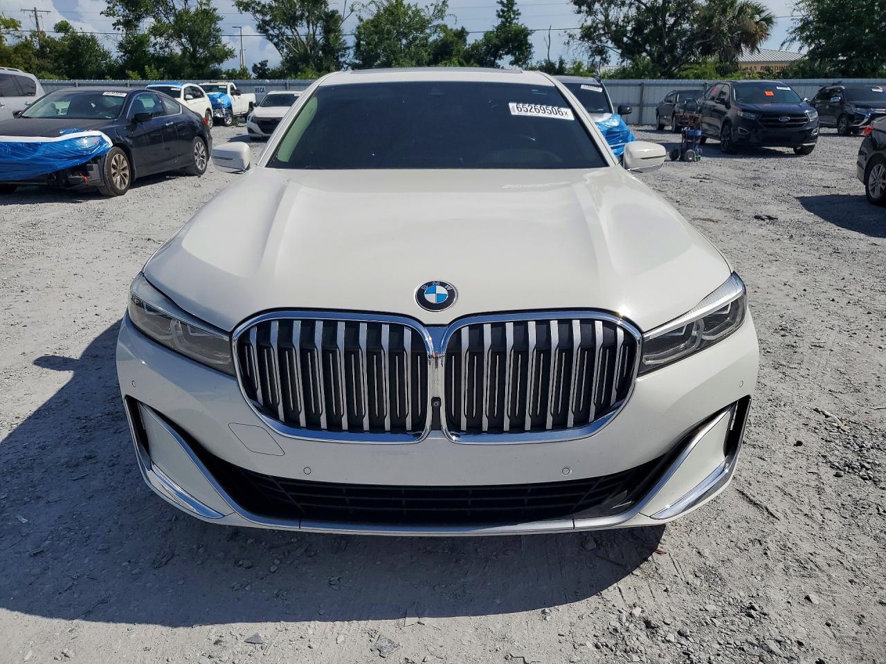 2020 BMW 740 I - Фото 5