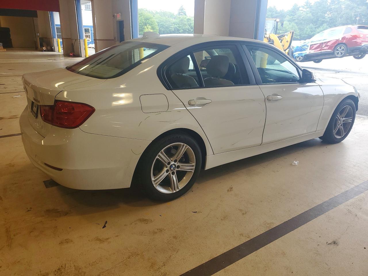2014 BMW 320 I xDrive - Фото 3
