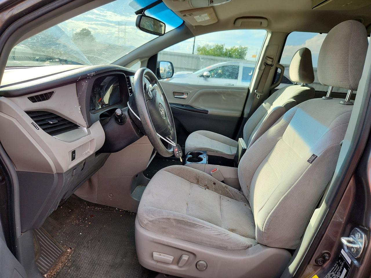 2015 Toyota Sienna Le - Фото 7