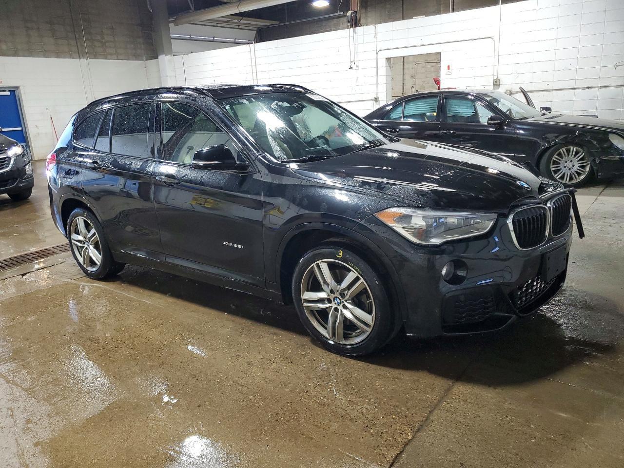 2017 BMW X1 xDrive28I - Фото 4